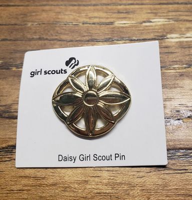 Daisy membership pin 1994-present