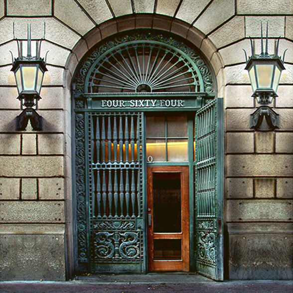 460 Main Doors on Main St