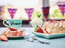 Strawberry & Prosecco Roulade 2x10ptn