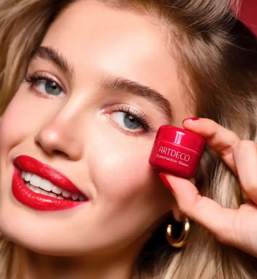 EYE SHADOW BASE EYE SHADOW BASE