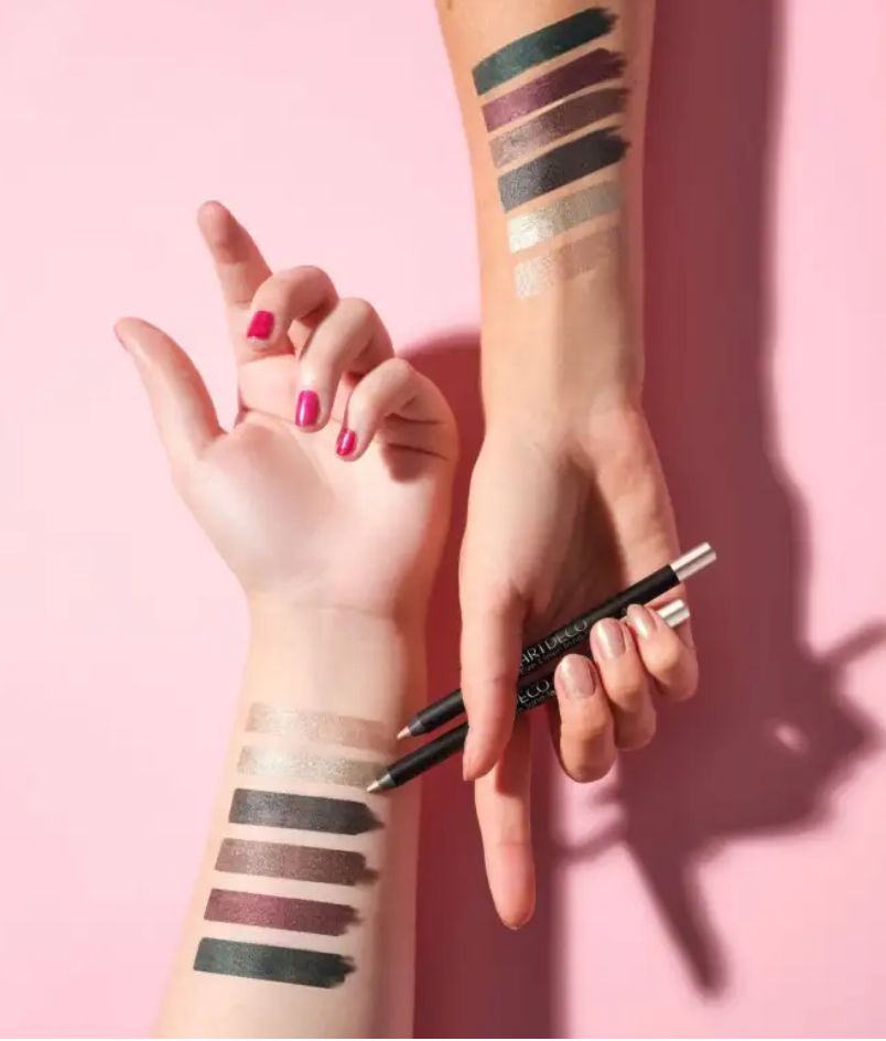 METALLIC EYE LINER LONG-LASTING METALLIC EYE LINER LONG-LASTING