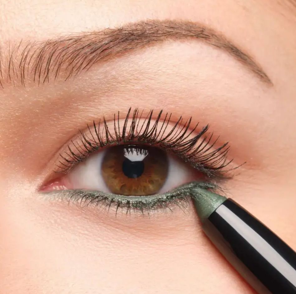HIGH PERFORMANCE EYESHADOW STYLO UUSI! HIGH PERFORMANCE EYESHADOW STYLO UUSI!