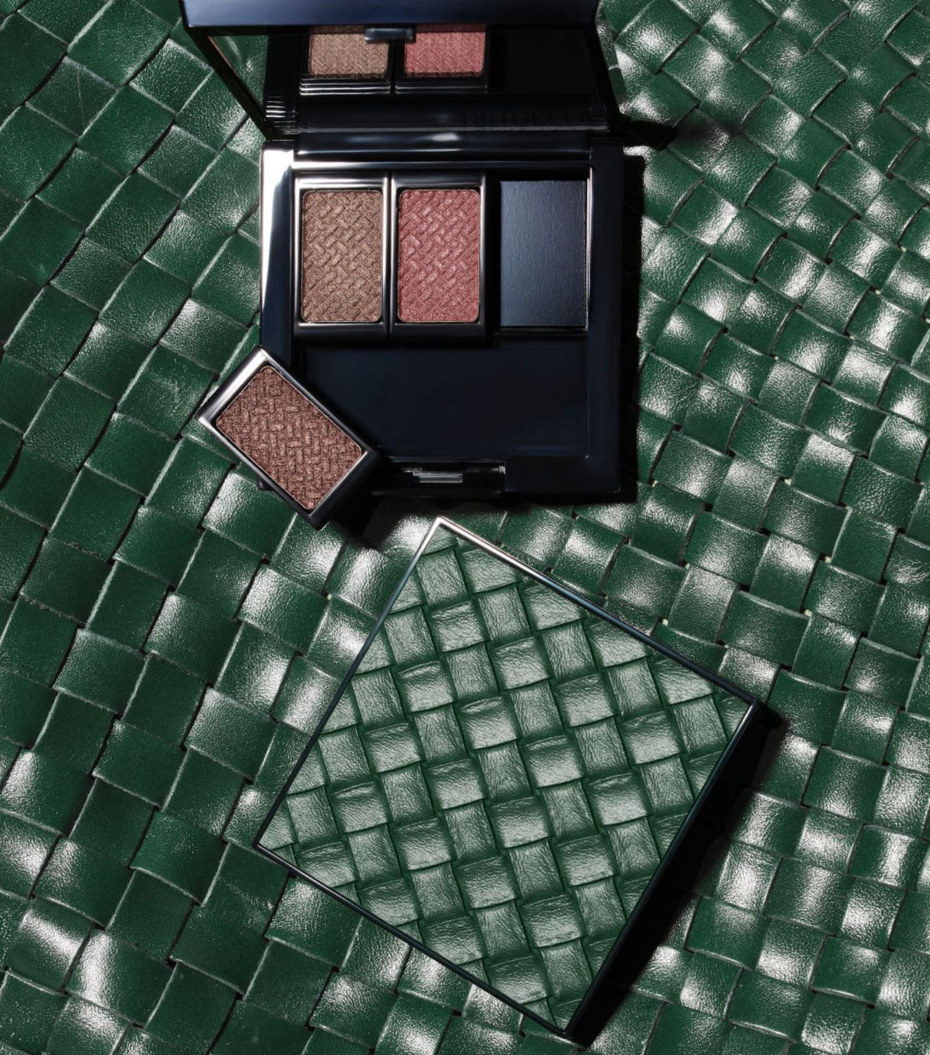 EYESHADOW - UUSI! EYESHADOW - UUSI!