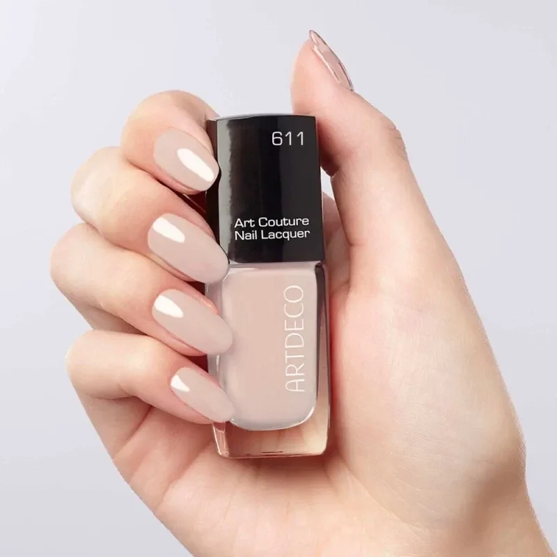 ART COUTURE NAIL LACQUER - UUSI ART COUTURE NAIL LACQUER - UUSI, Sävyt: 611 pue simplicity