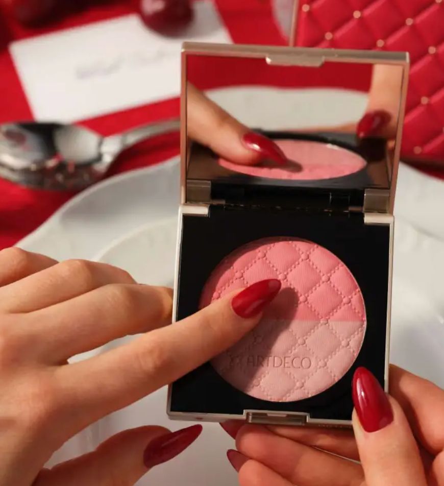 BLUSH COUTURE- LIMITED ICONIC RED BLUSH COUTURE- LIMITED ICONIC RED