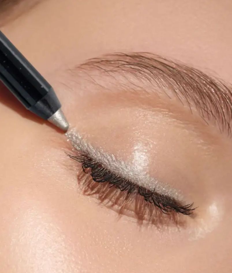 METALLIC EYE LINER LONG-LASTING METALLIC EYE LINER LONG-LASTING