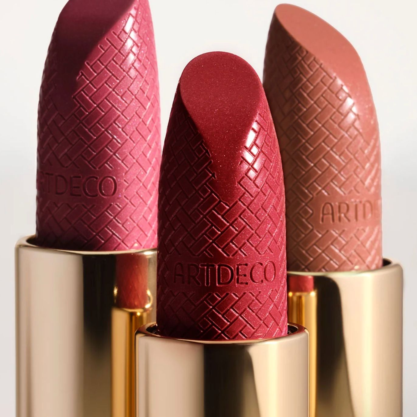ICONIC LIPSTICK - UUTUUS! ICONIC LIPSTICK - UUTUUS!