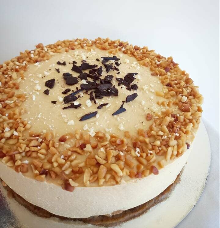 Caramel Peanut Cheesecake