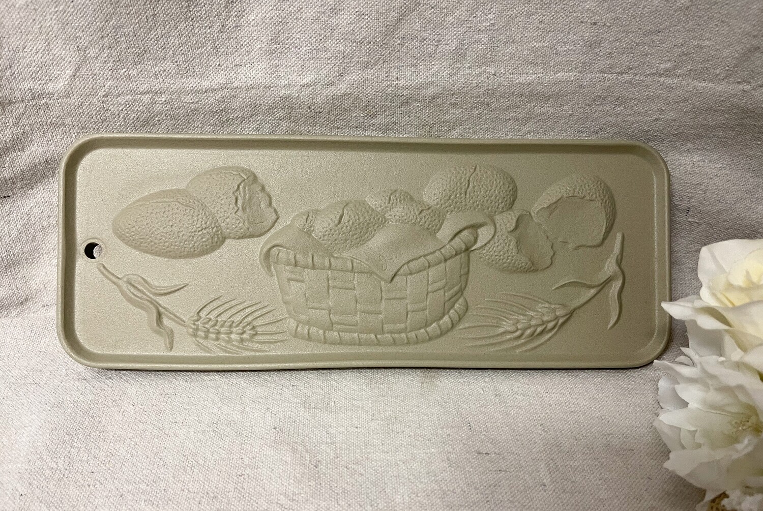 1997 Hearthstone Stoneware Bread Warmer