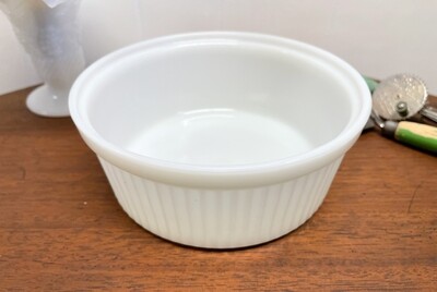 1970s Hospitality Ovenware 1.5 Qt Round Casserole #1437 by Anchor Hocking