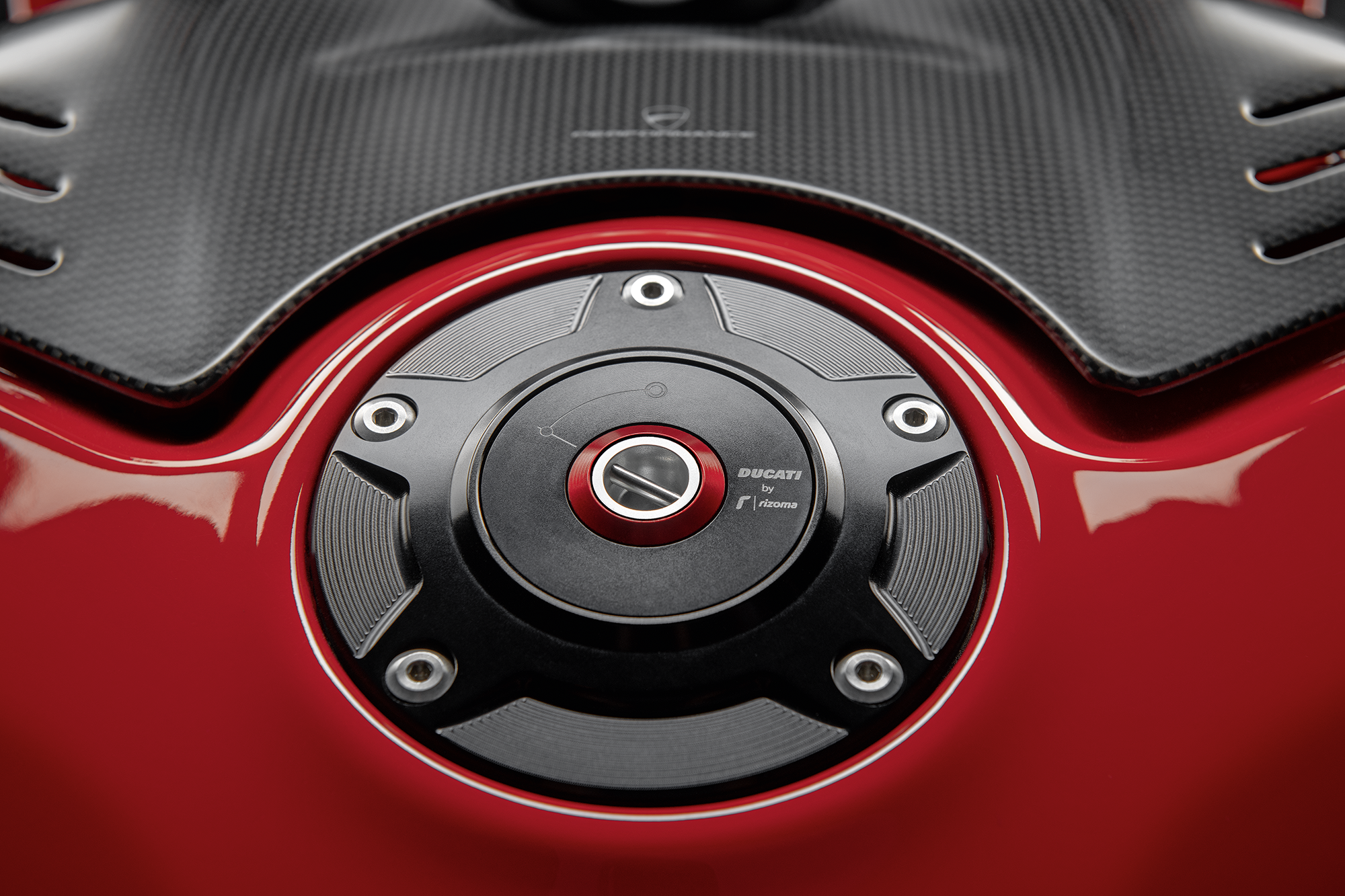 Billet aluminium tank cap.