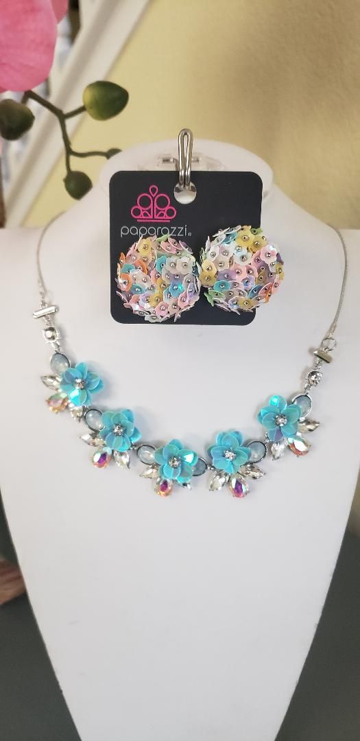 Flower post earring set