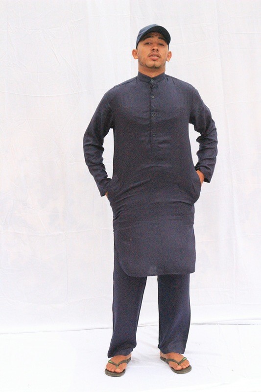 Ensemble pakistani bleu