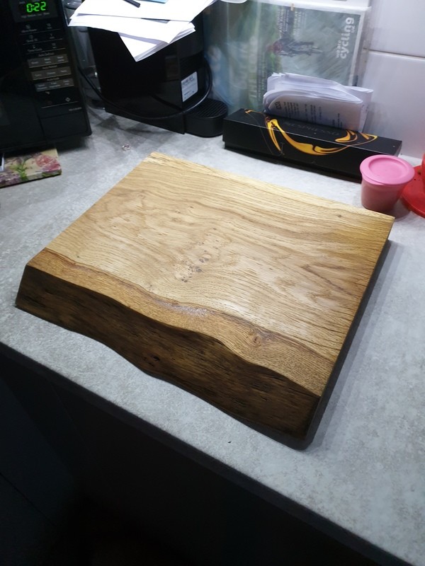 Soild oak live edge chopping board