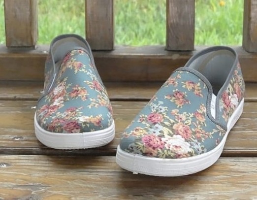 Women&#39;s slip on shoes