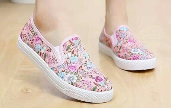 Women&#39;s slip on shoes 