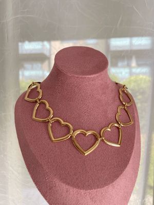 Collana "Un cuore non basta" Collana "Un cuore non basta"