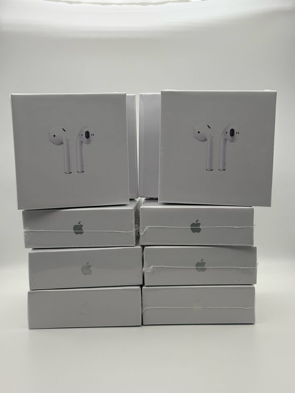 Apple AirPods 2 with Charging Case