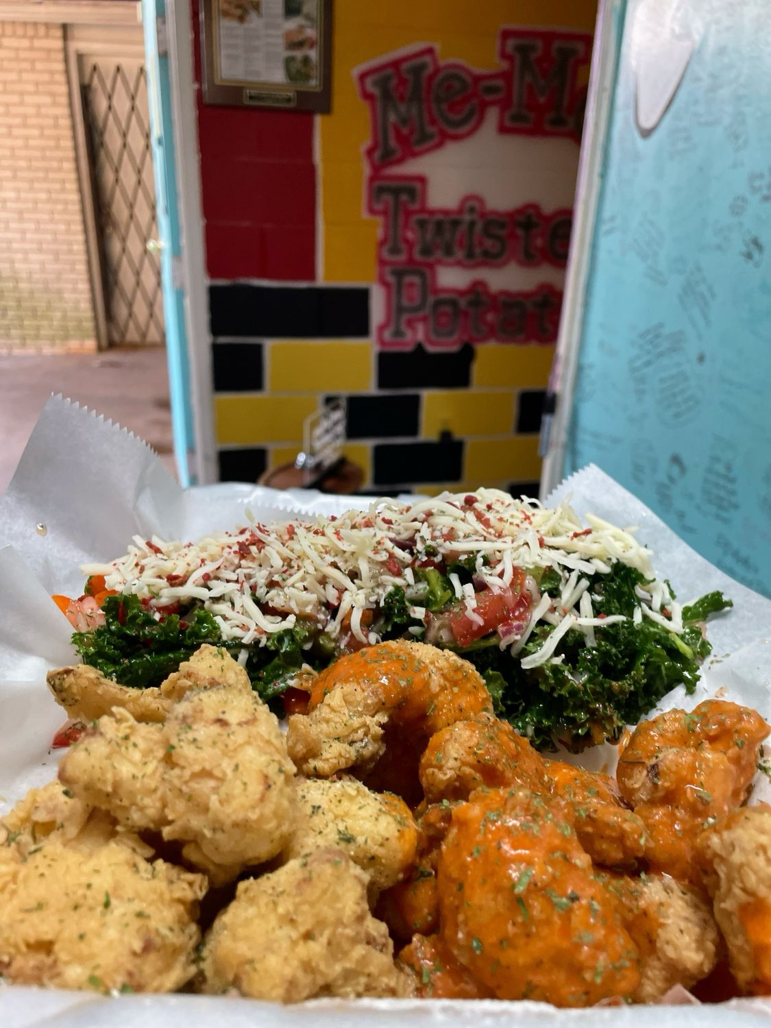 Cauli-Wings w/ Kale GF