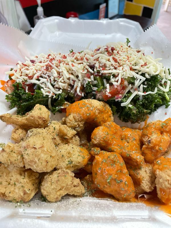 Cauli-Wings w/ Kale Cauli-Wings w/ Kale