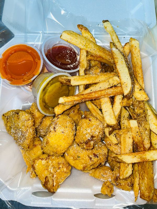 Cauli-Wings w/ homestyle fries Cauli-Wings w/ homestyle fries