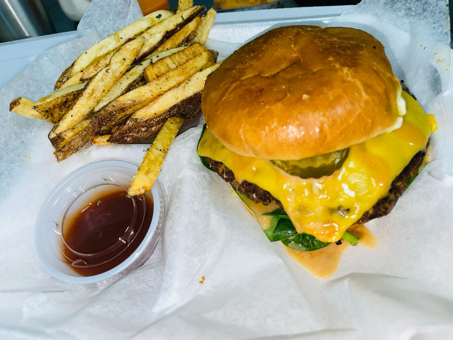 Boss Hook’em CheezeBurger Boss Hook’em CheezeBurger