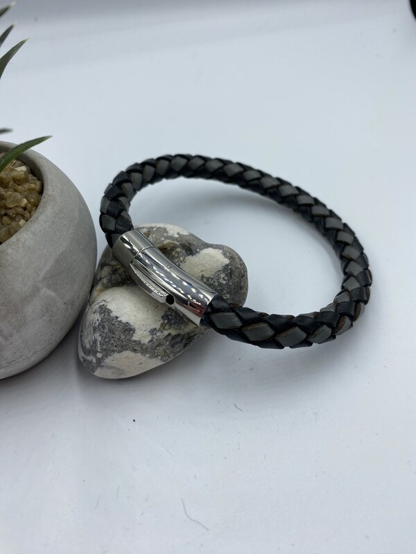 Men’s Braided 8mm Leather Bracelet - Black & Grey