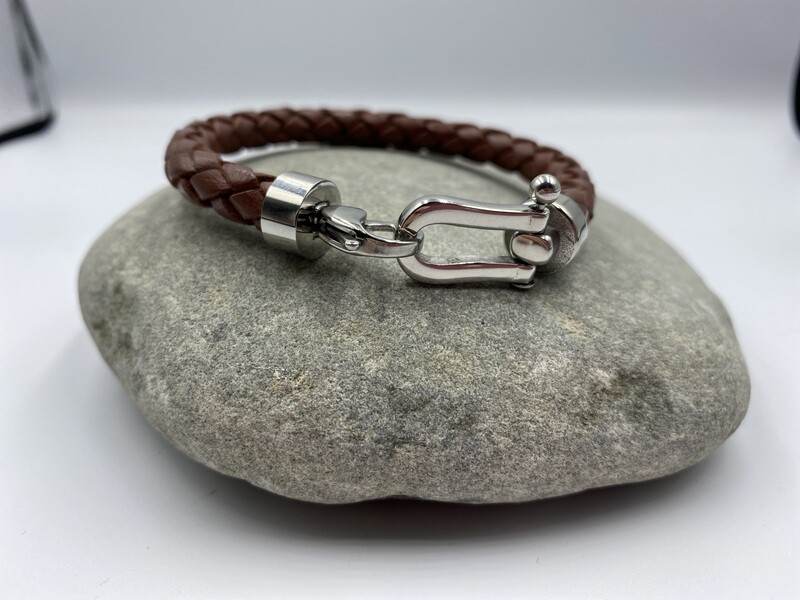 Men’s 8mm  braided Leather Bracelet - Chestnut Brown