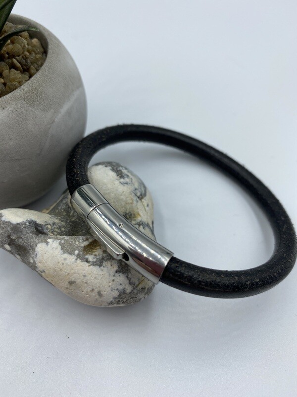 Men’s 6mm Leather Bracelet - black