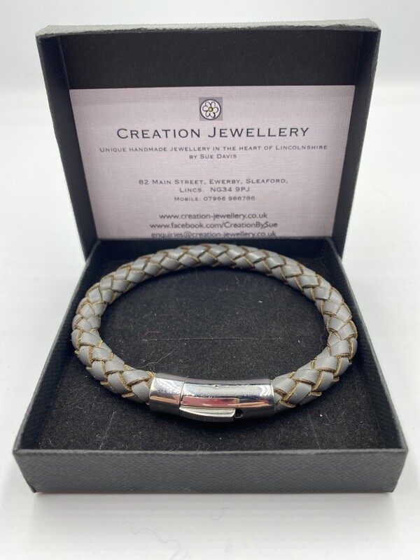 Men’s Braided 8mm Leather Bracelet - grey