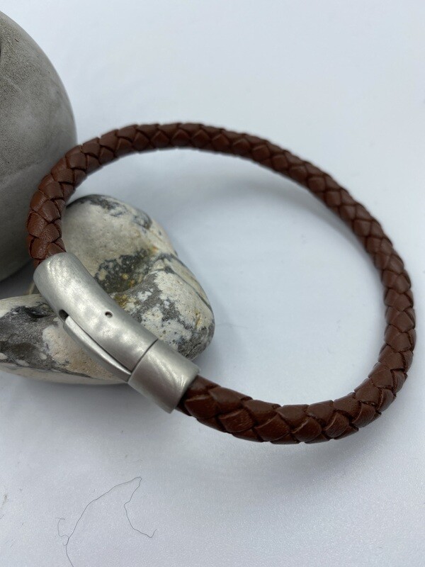 Men’s  6mm braided Leather Bracelet - saddle brown