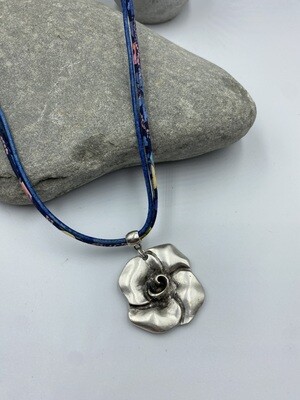 Flower Necklace - Blue
