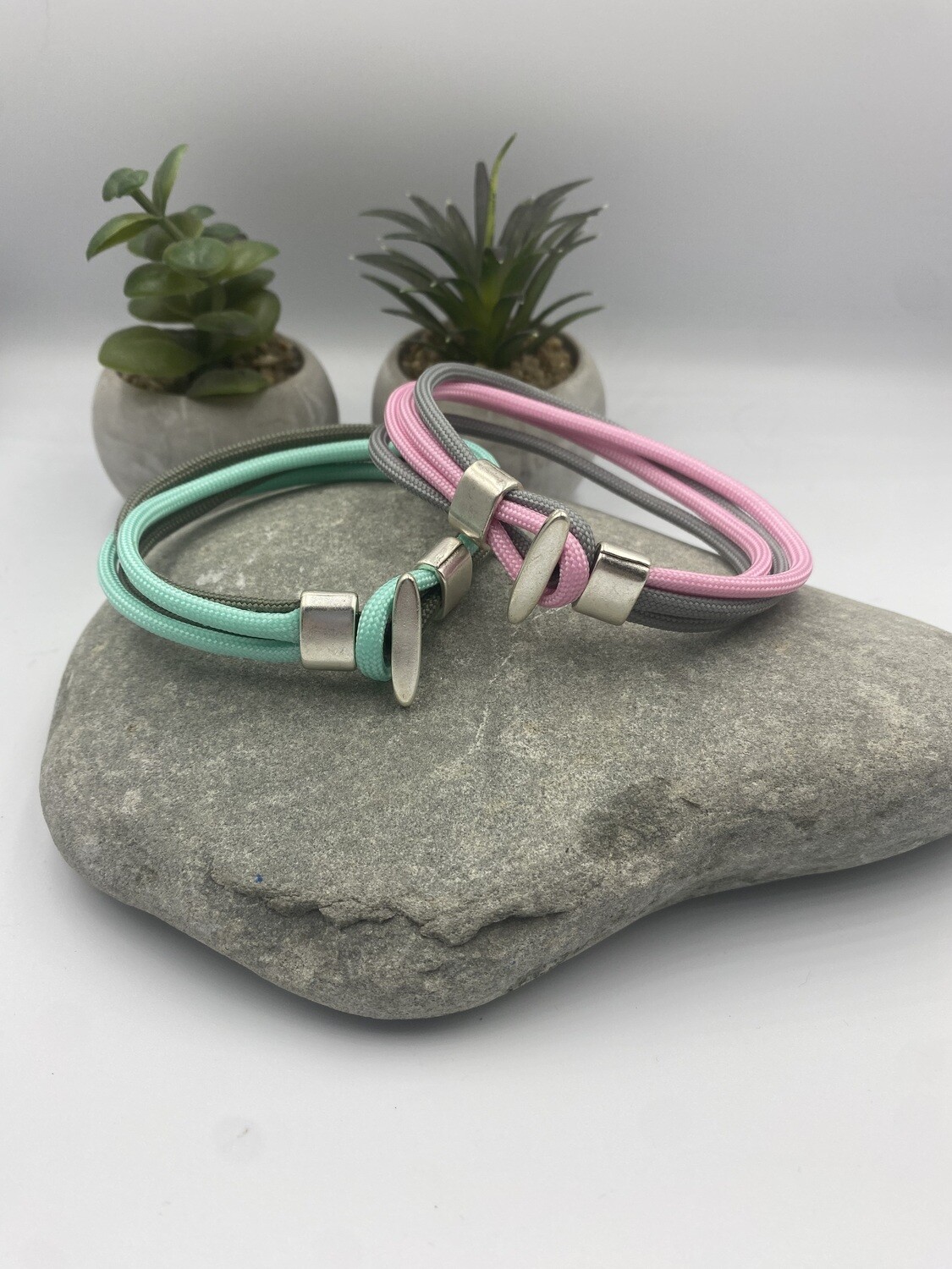 Leather paracord shop bracelet