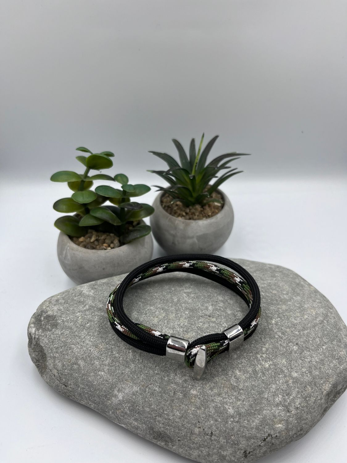 4mm black/camo Paracord Wristwear
