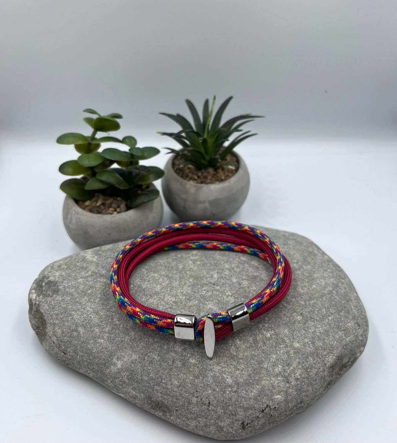 4mm multi/red Paracord Wristwear