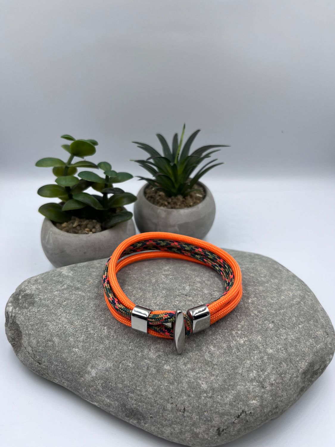 4mm multi/orange Paracord Wristwear