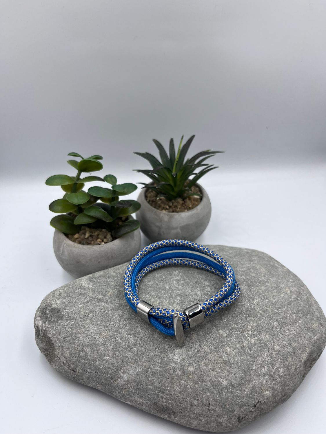 4mm multi/blue Paracord Wristwear