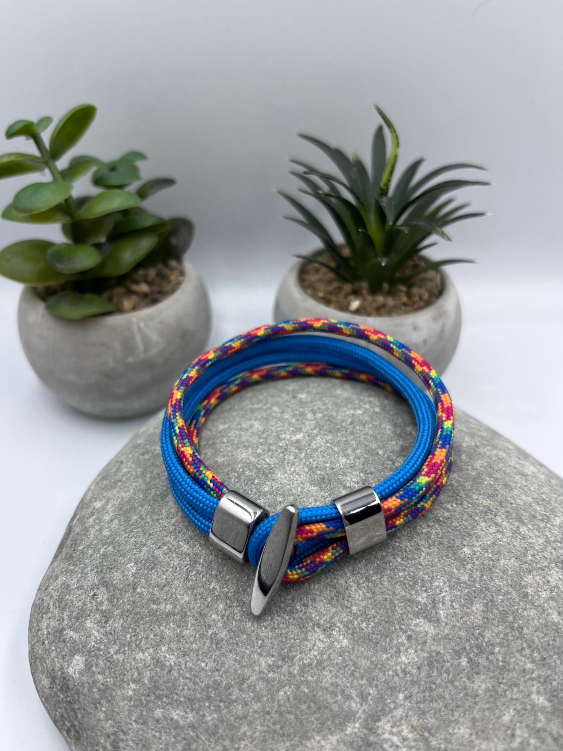 4mm multi/blue Paracord Wristwear