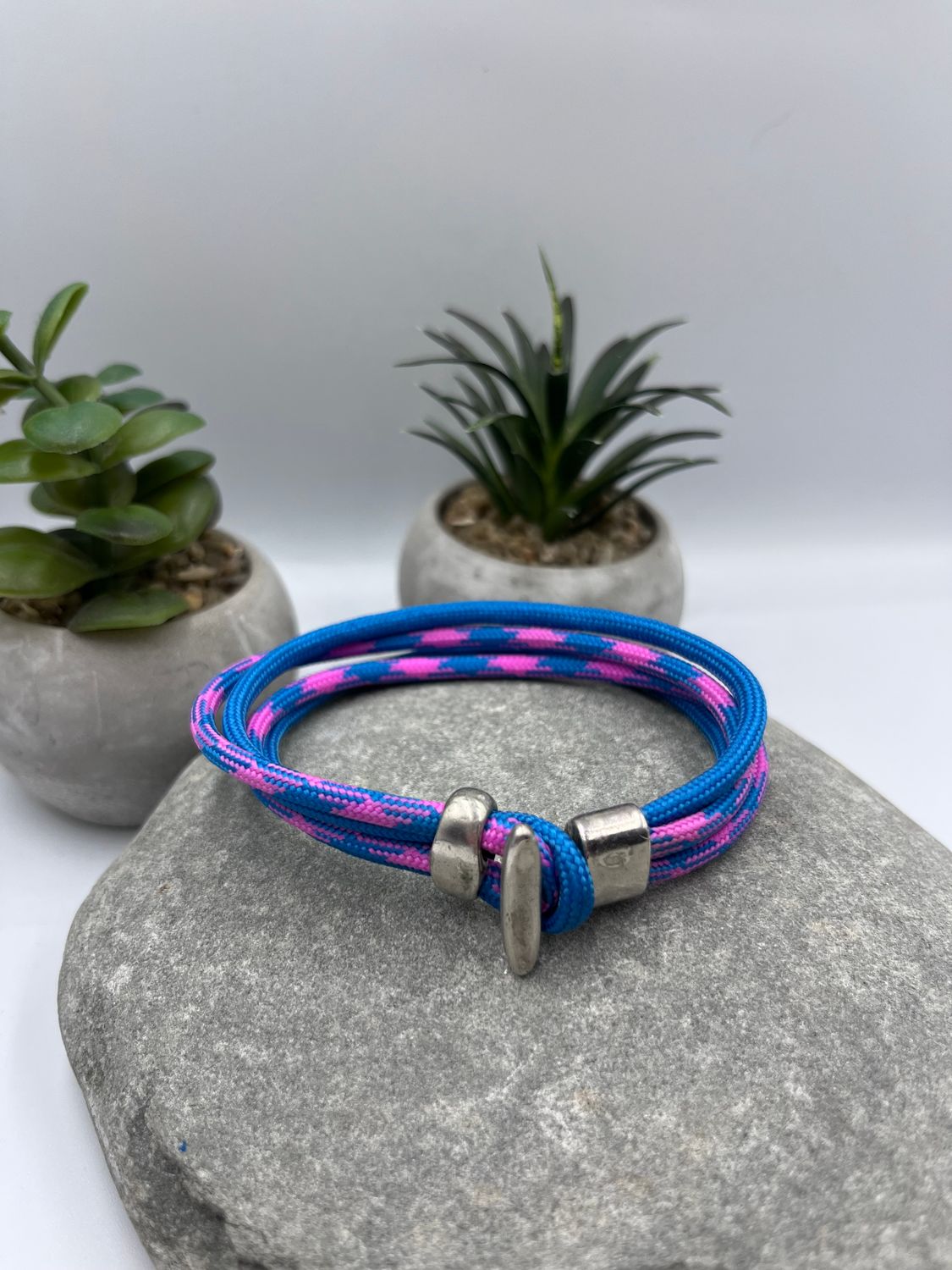 4mm multi/blue and pink Paracord Wristwear