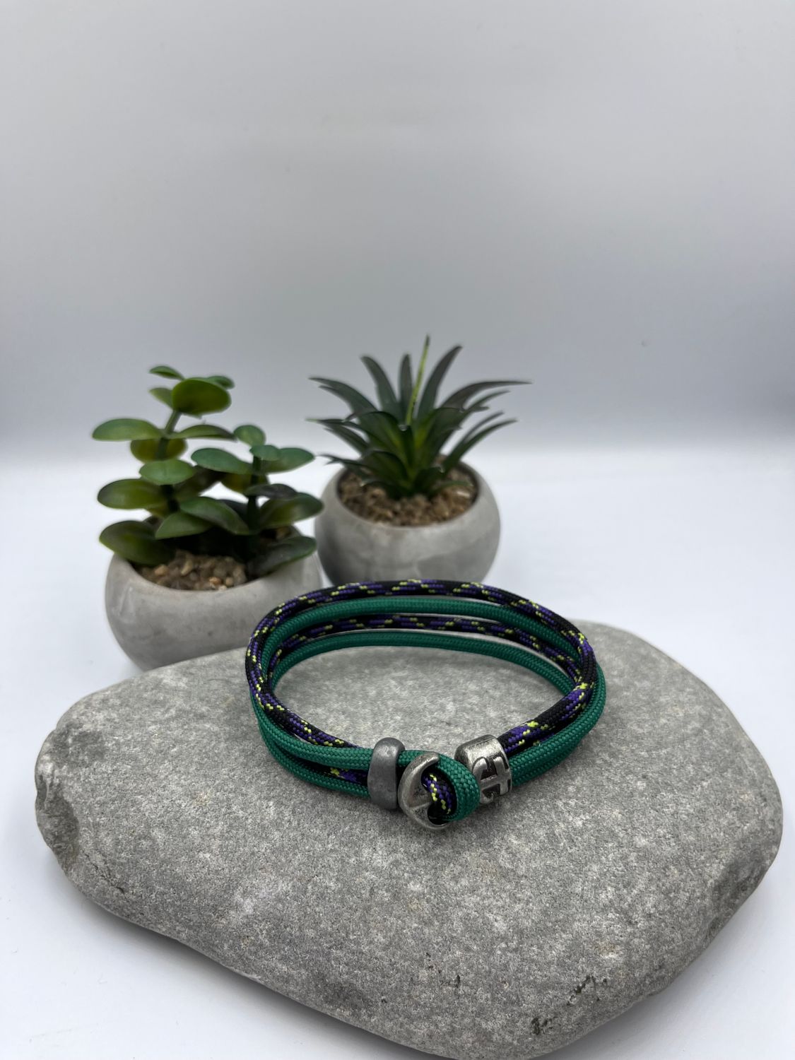 4mm  multi/green Paracord Bracelet - Anchor