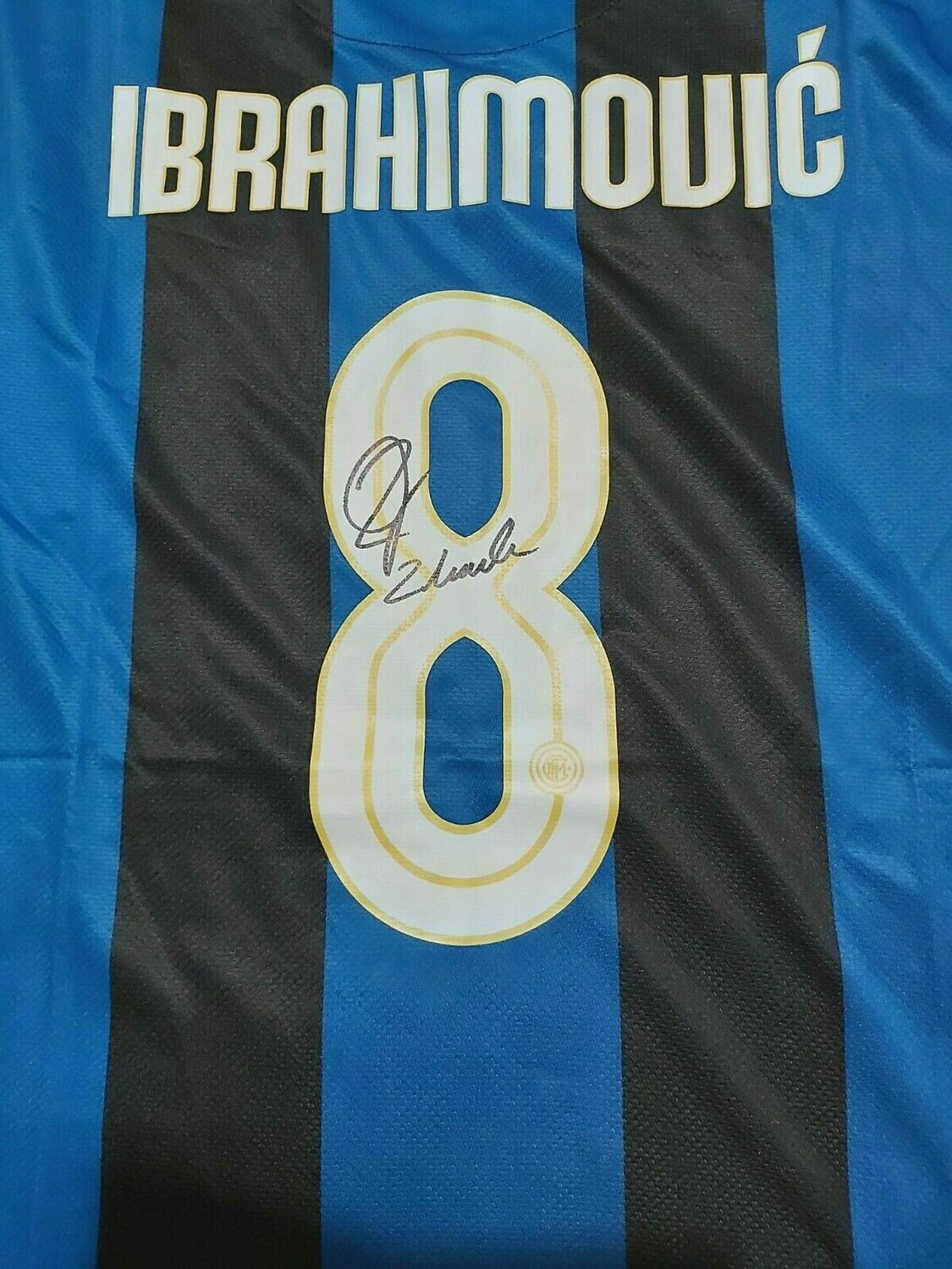 INTER Autografata da IBRAHIMOVIC 8  con certificato di autenticita' Signed From Ibrahimovic 8  with certificate coa of authetincitiy