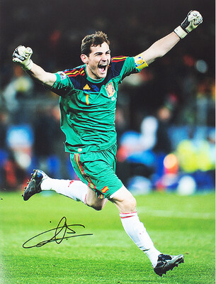 Iker Casillas Foto Autografata Hand Signed Photo SPagna Fifa World Cup 2010 Mondiali 2010 vs Olanda   Signed Spain Photo: 2010 FIFA World Cup Final vs Netherlands Autografo