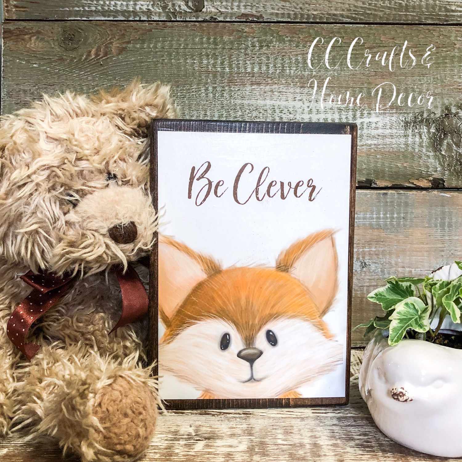 Be Curious Fox Shelf Sitter