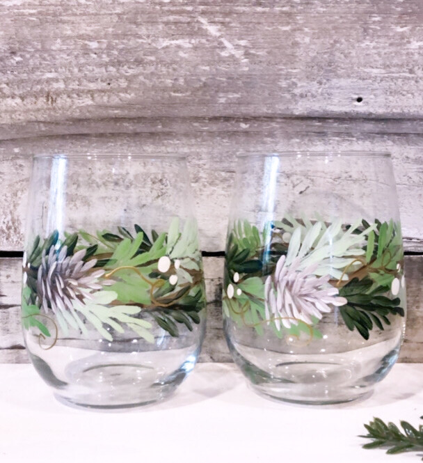 Hand Painted Pine Wreath and White Berries Christmas Stemless Glass