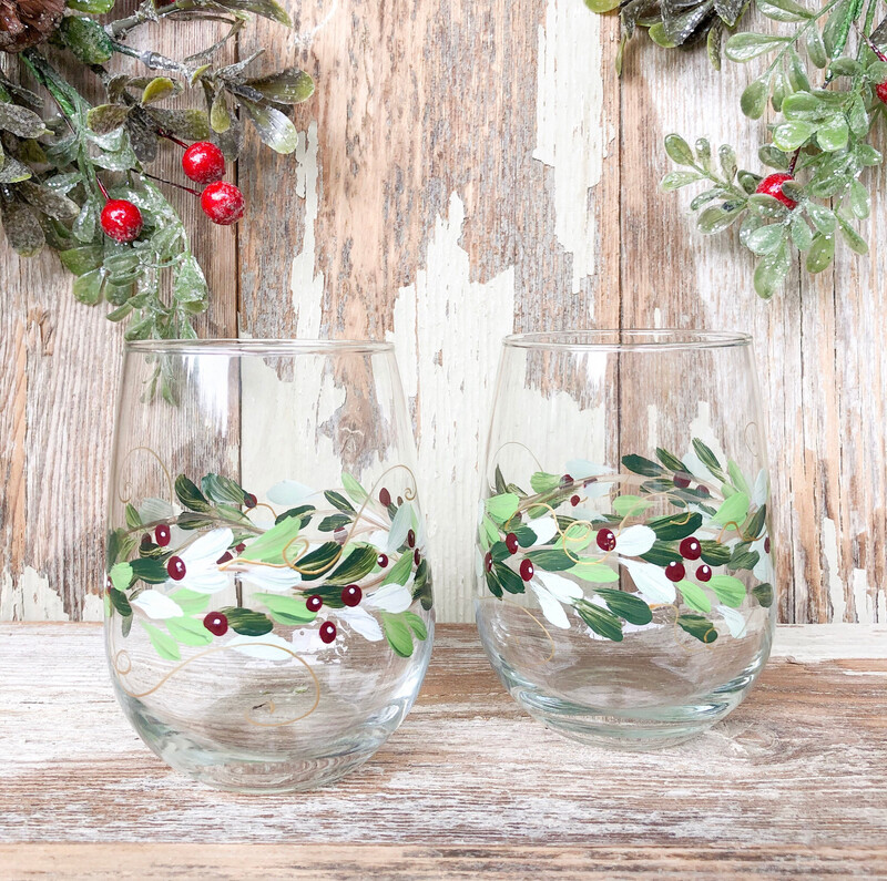 Hand Painted Boxwood Wreath and Red Berries Christmas Stemless Glass