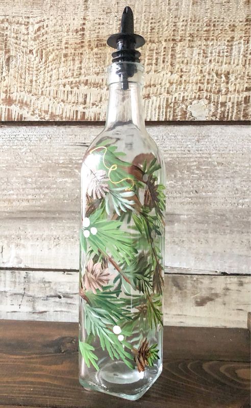 Hand Painted Everything Bottle - Pine Wreath With White Berries