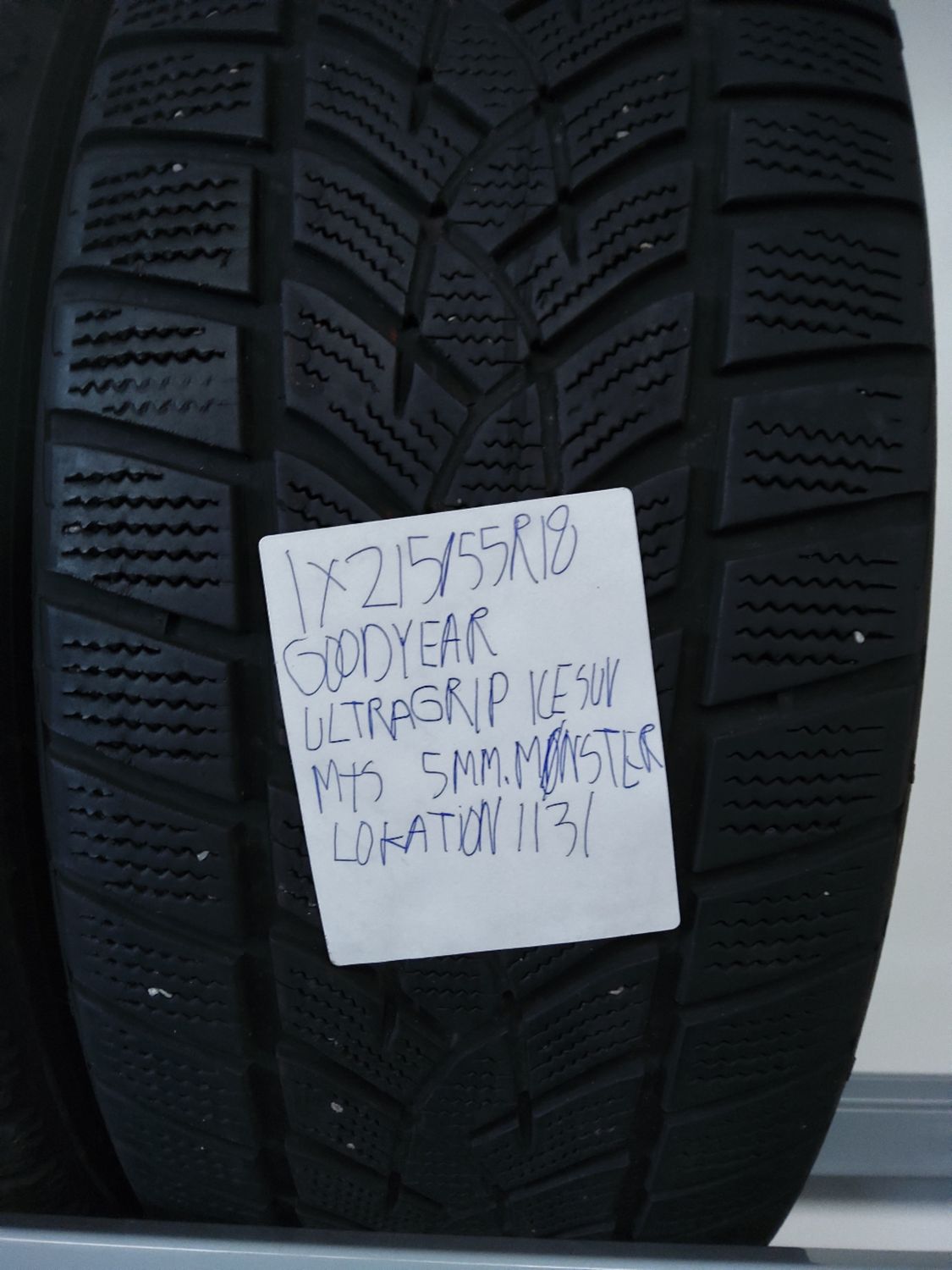 1+215/55R18 NOKIAN TYRES HAKKAPELIITTA R3 SUV M+S VINTERDÆK 7MM.MØNSTER 1× 215/55R18 GOODYEAR ULTRAGRIP ICE SUV M+S VINTERDÆK 5MM.MØNSTER
