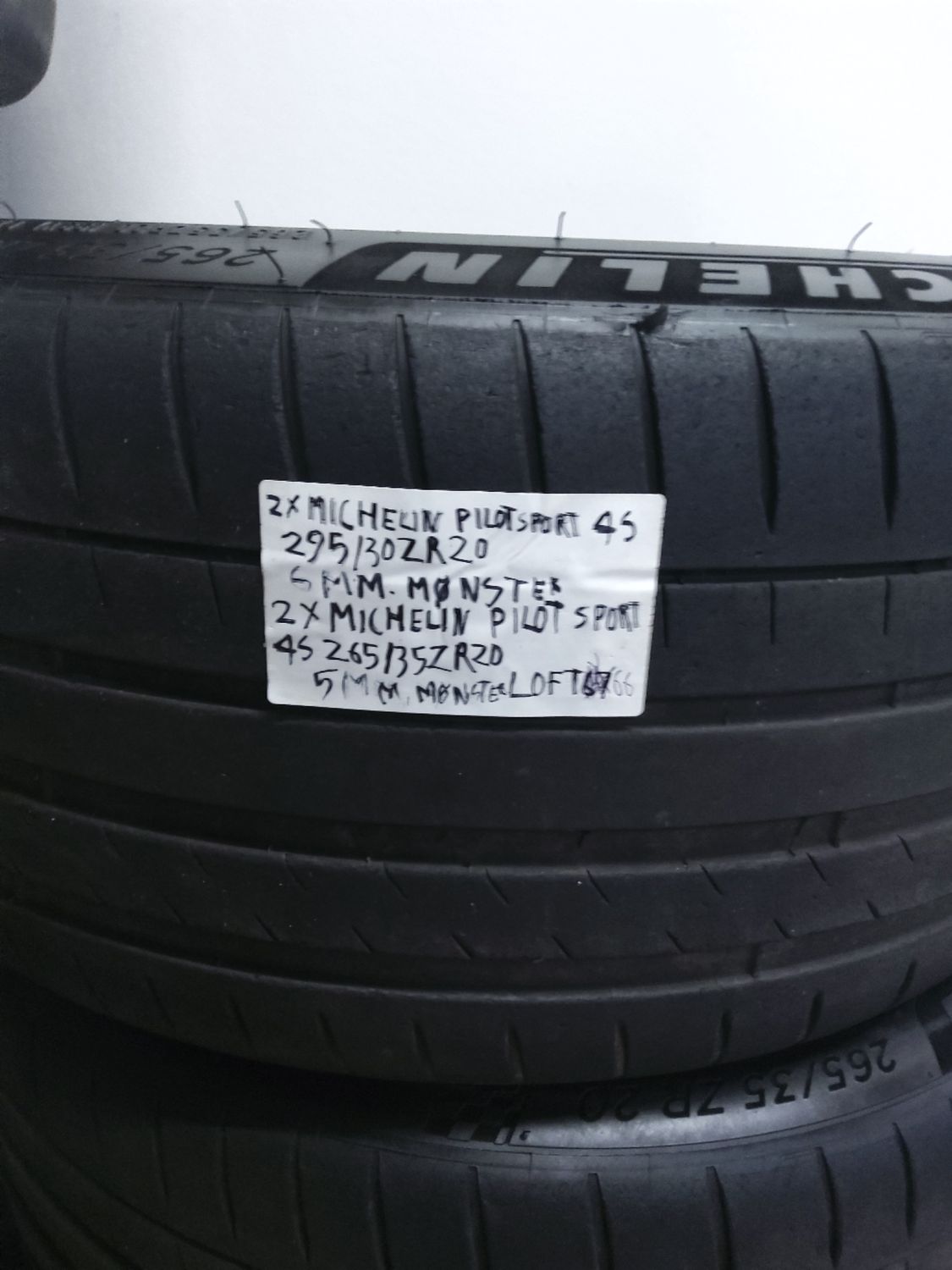 2× MICHELIN PILOT SPORT 4S 295/30ZR 20 6MM.MØNSTER 2× MICHELIN PILOT SPORT 4S 265/35ZR20 5MM.MØNSTER 