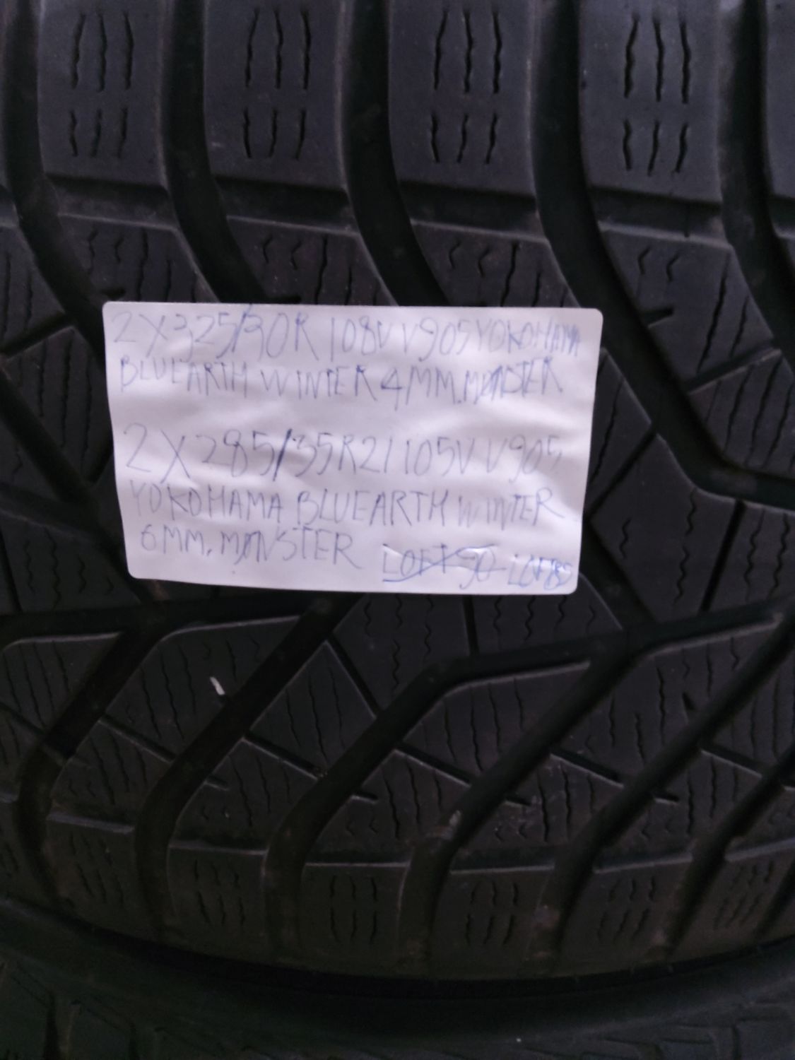 2×325/30R21 108V V905 YOKOHAMA BLUEARTH WINTER 4MM.MØNSTER 2×285/35R21 105V V905 YOKOHAMA BLUEARTH WINTER 6MM.MØNSTER VINTERDÆK 