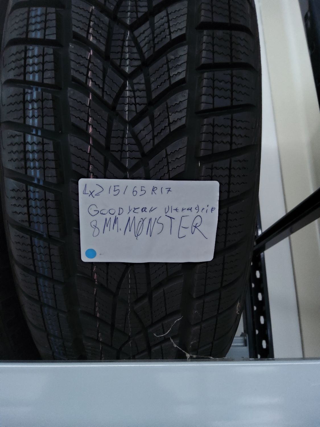 4×215/65R17 GOODYEAR ULTRAGRIP 8MM.MØNSTER VINTERDÆK